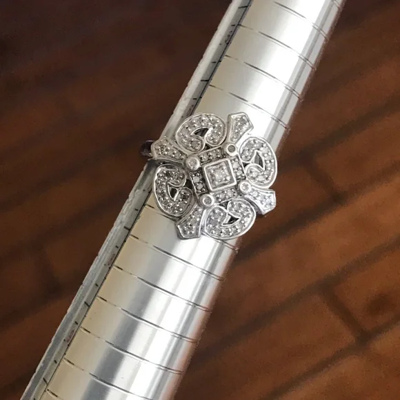 Gorgeous sterling diamond ring - Picture 14 of 16